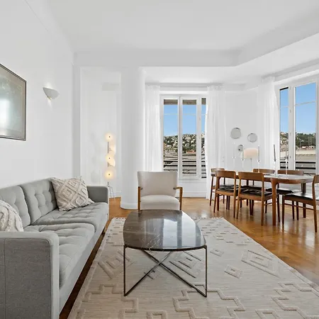 Renting - Auber - Elegant Bright View Station Ac Elevator